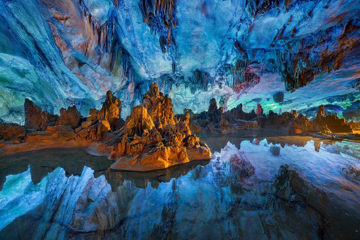 Карстовые пещеры тростниковой флейты
