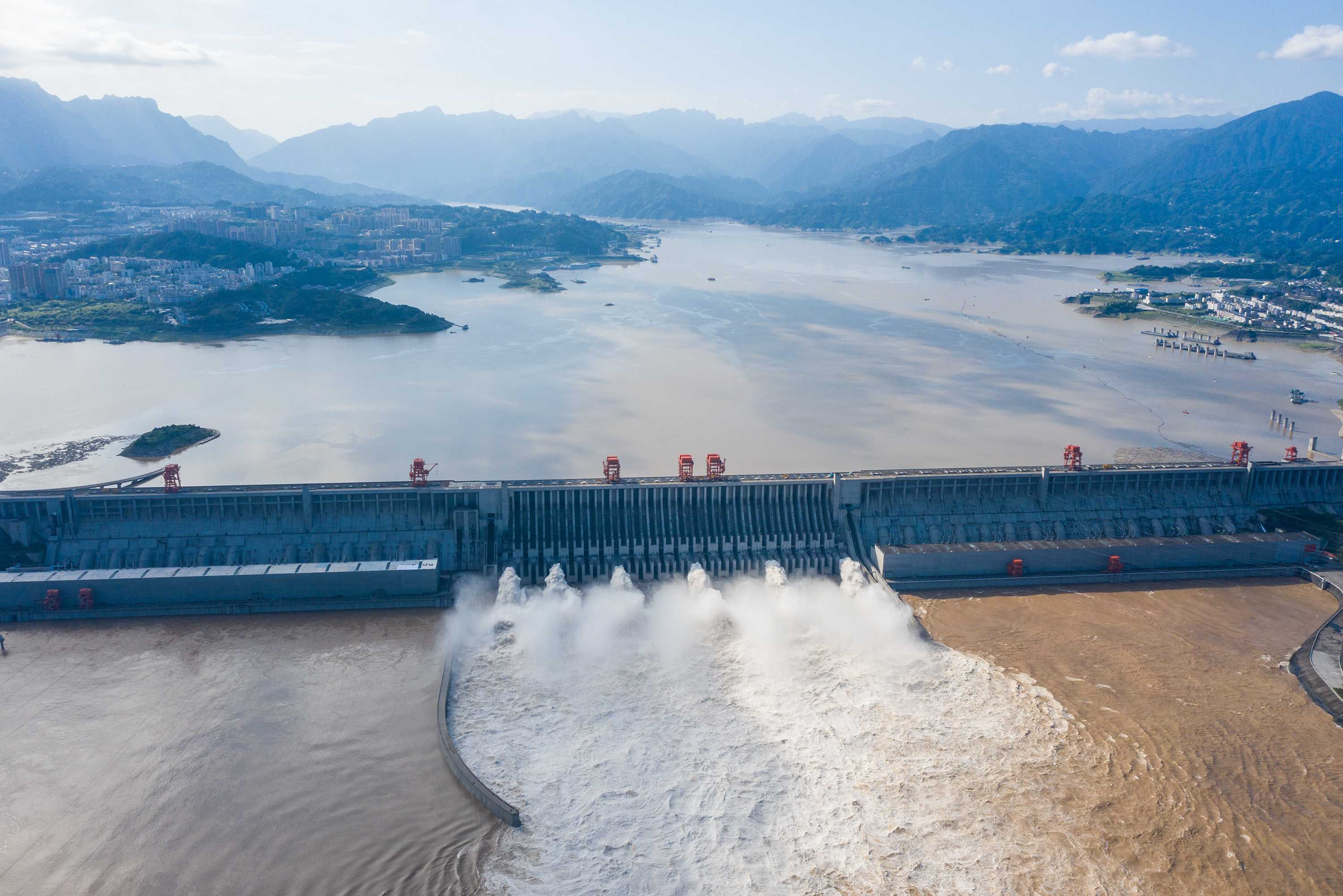 В какой стране крупнейшая гэс. ГЭС «три ущелья» («Санься»). Плотина три ущелья. Три ущелья ГЭС Янцзы. Санься ГЭС Китай.