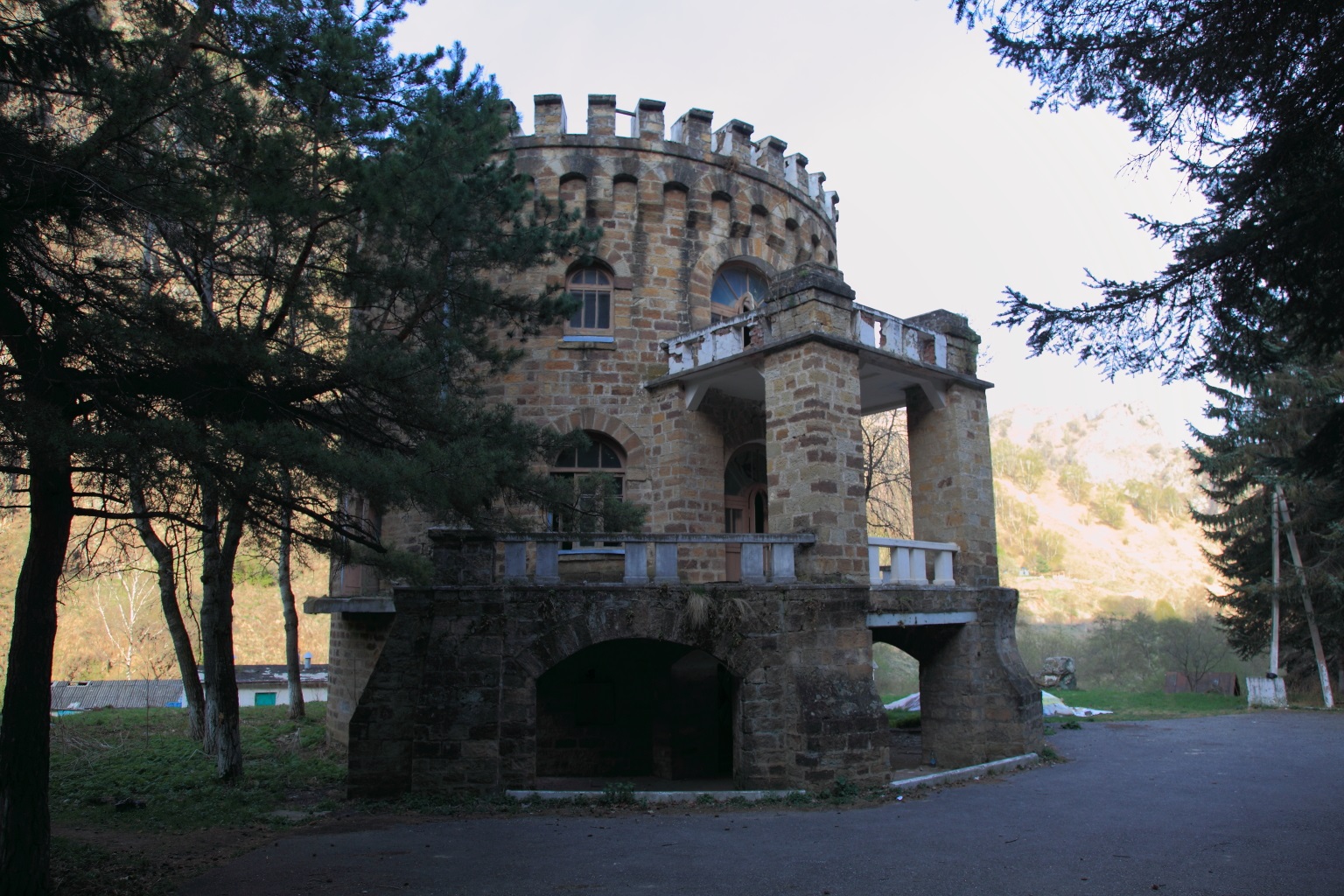 Замок в КБР Долина Нарзанов