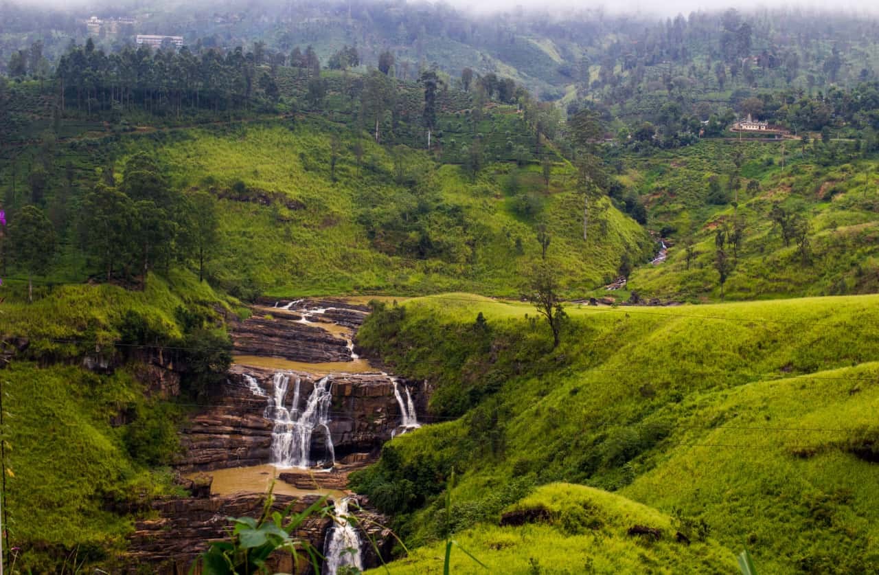 Водопад сент Клер Шри Ланка.