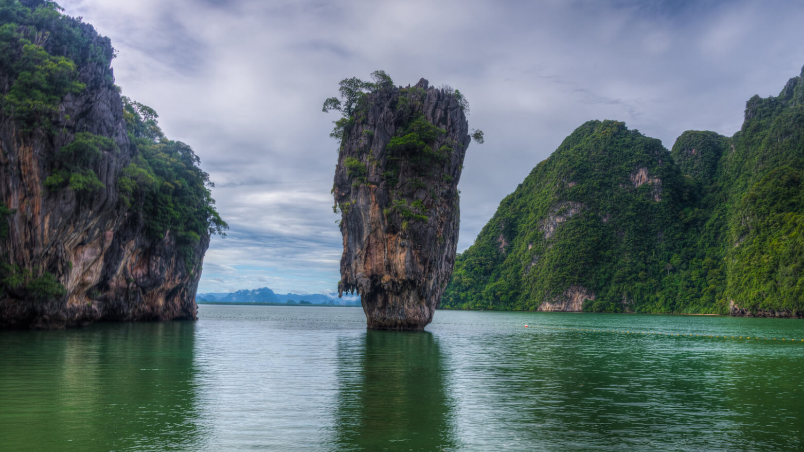 Остров Джеймса Бонда в Тайланде фото