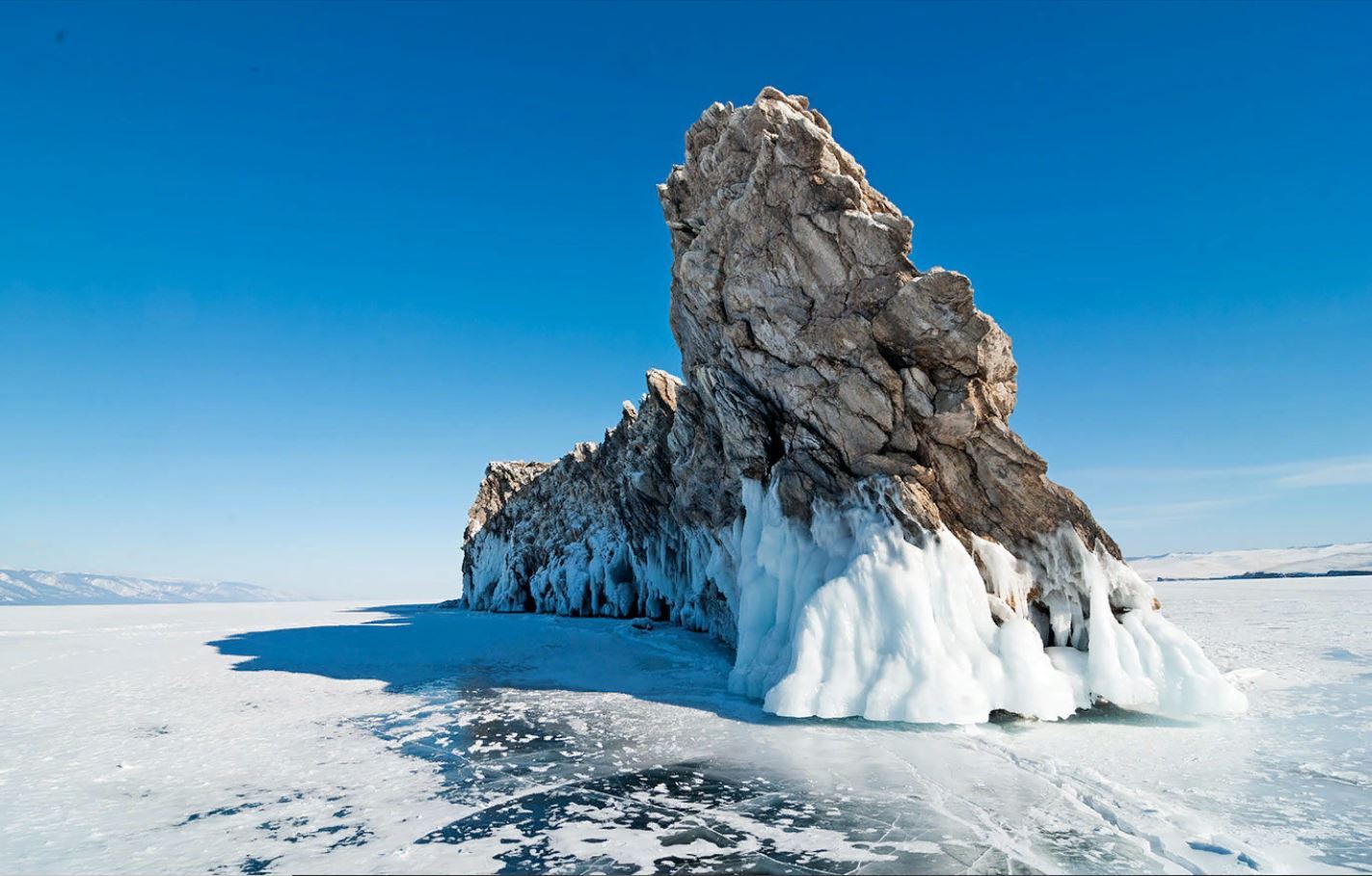 Остров Огой Байкал зима лёд