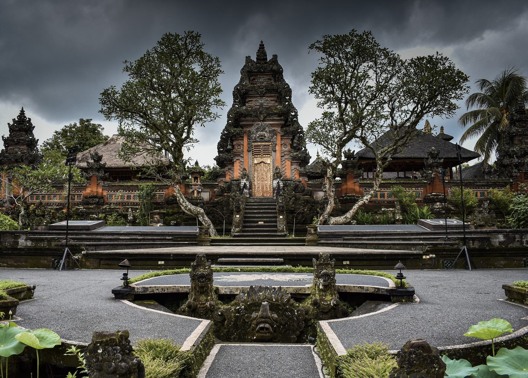 Найти бали. Убуд Бали. Ubud Бали Индонезия. Убуд Бали храмы. Денпасар Бали Убуд.