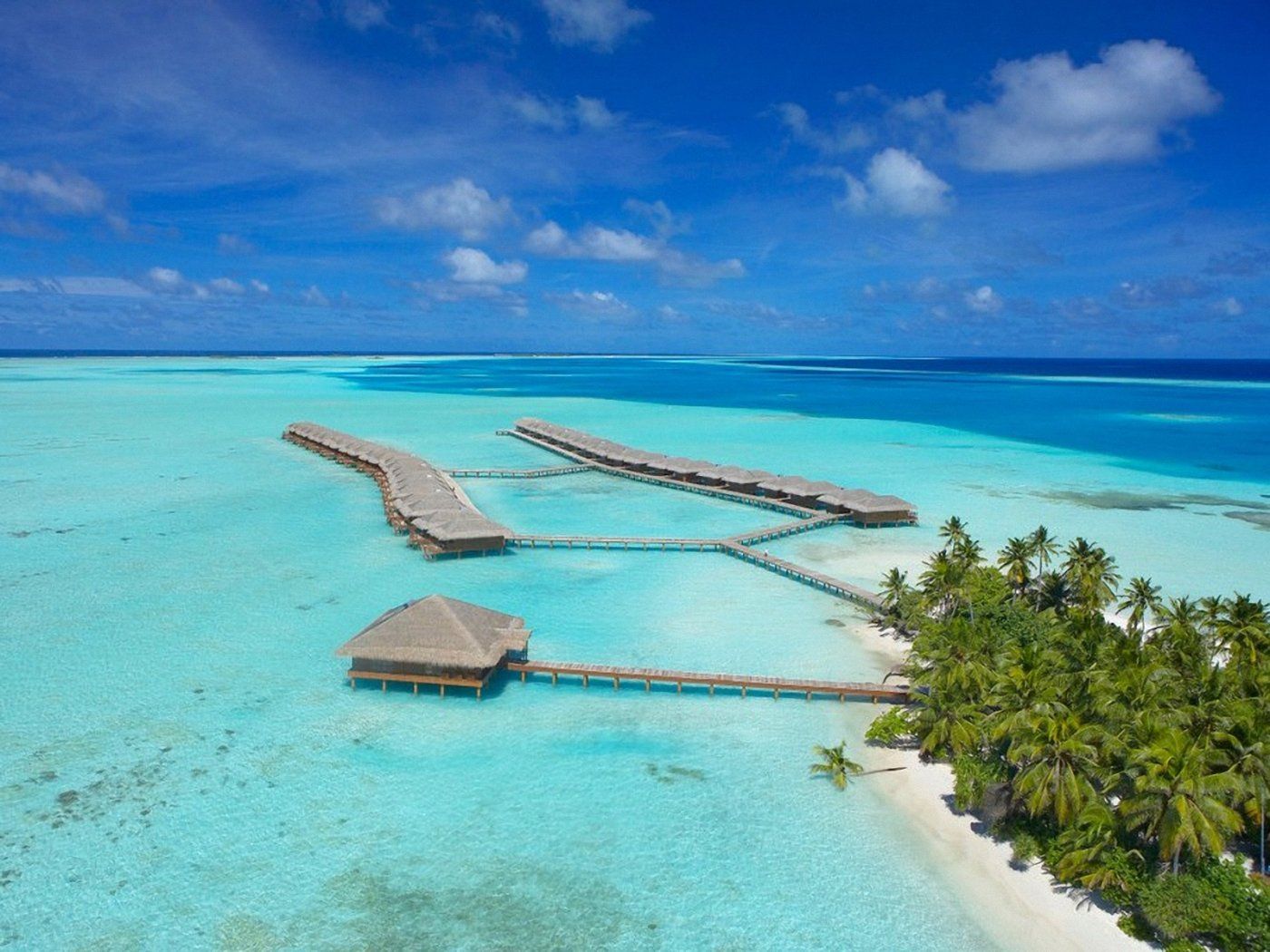 Мальдивы в мае отзывы. Остров Медуфуши Мальдивы. Мальдивы Medhufushi Island Resort. Мееру Исланд Резорт Мальдивы. Остров Курамати Мальдивы.
