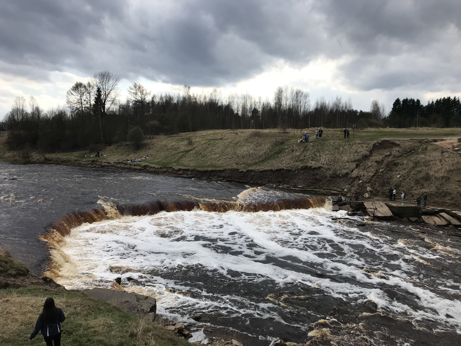 Река тосна. Тосненский водопад в Ленинградской. Водопад на реке Тосна. Усадище Тосненский река Тосна.