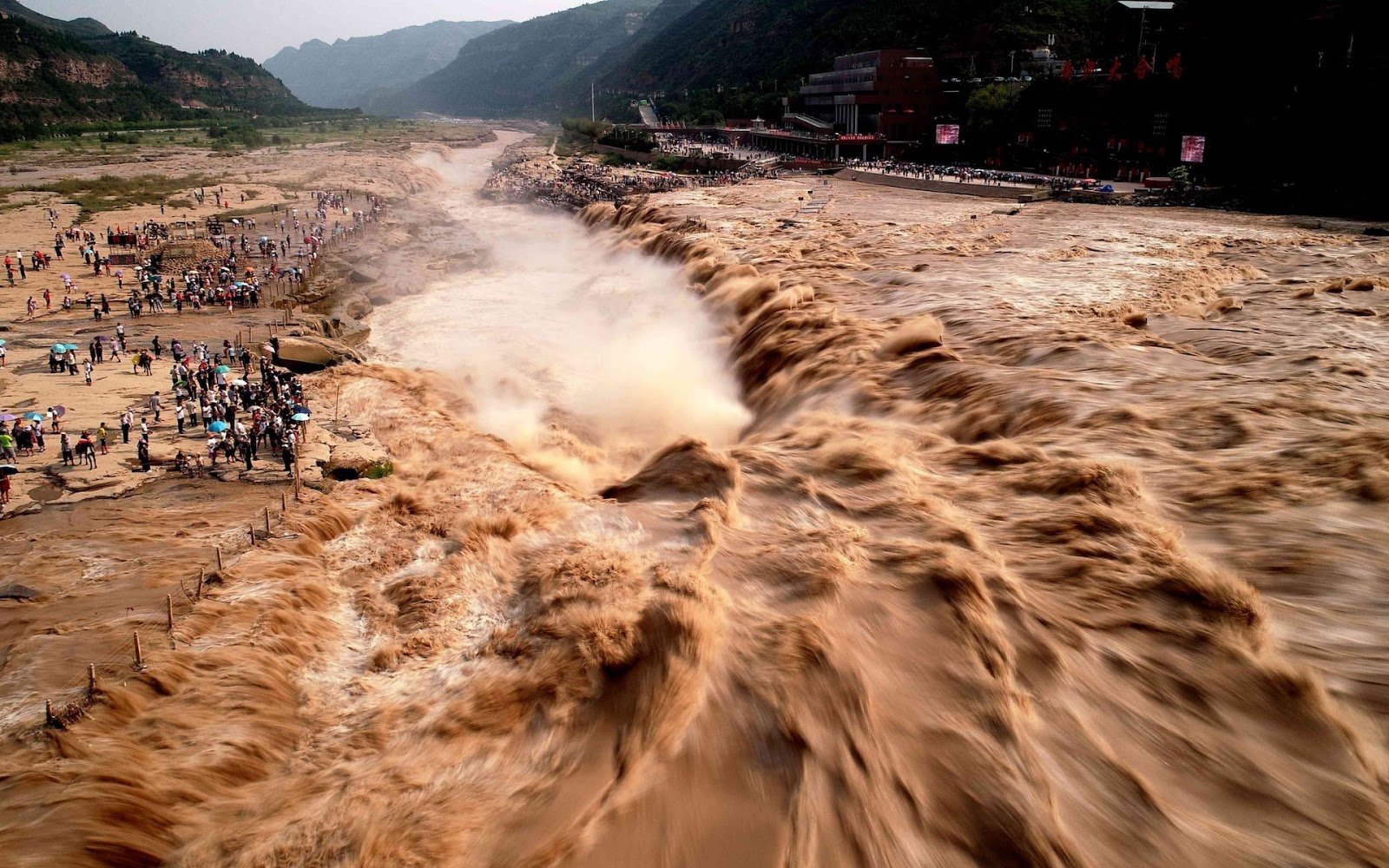 Водопад Хукоу на реке Хуанхэ