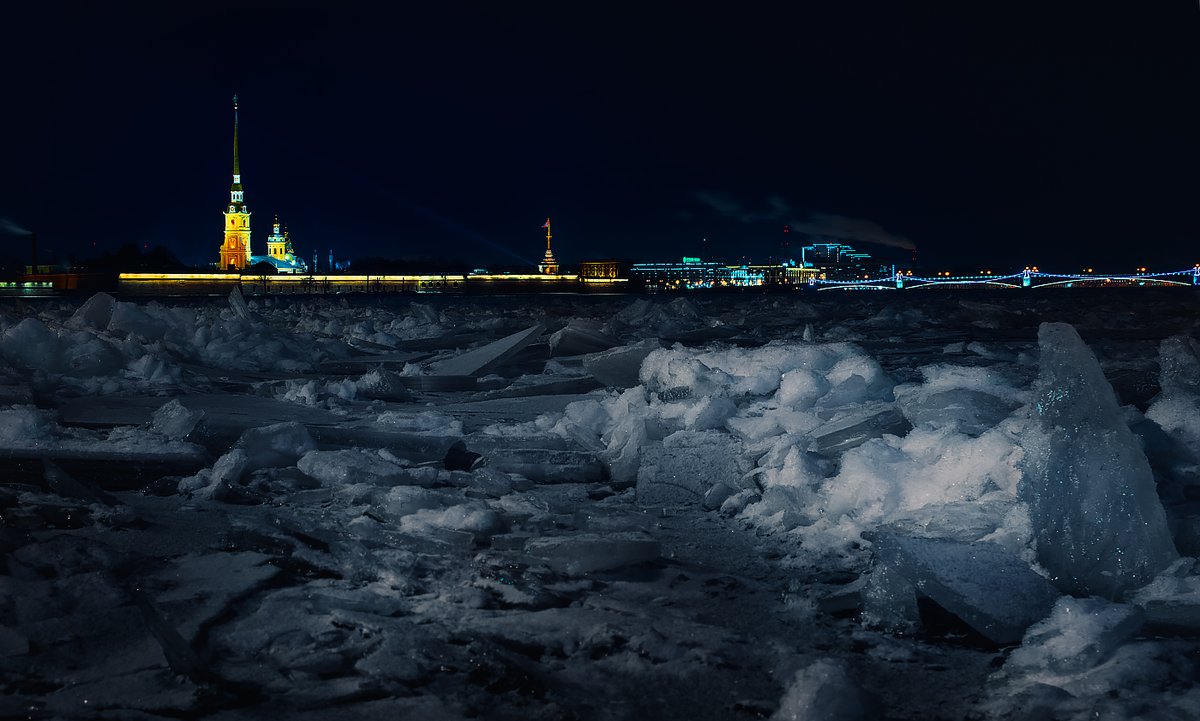 Тихо ночью покрывает лед. Ледоход на Неве 2022.