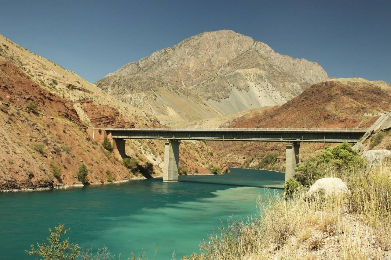 Нарын киргизия. Таш Кумыр мост. Мост Киргизия Нарын. Река Нарын в Киргизии. Ош Киргизия 2022.