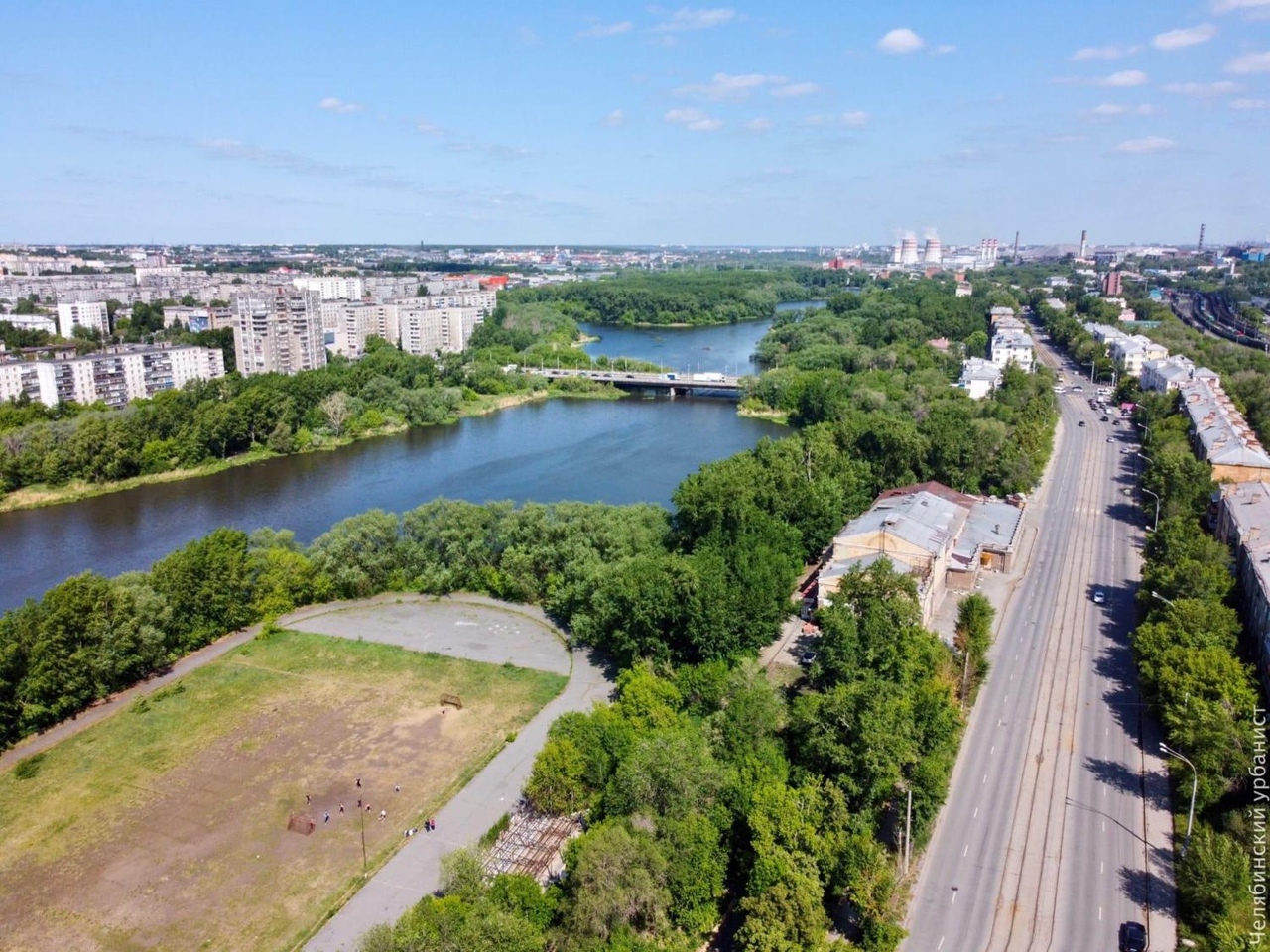 Ленинградский мост набережной реки Миасс