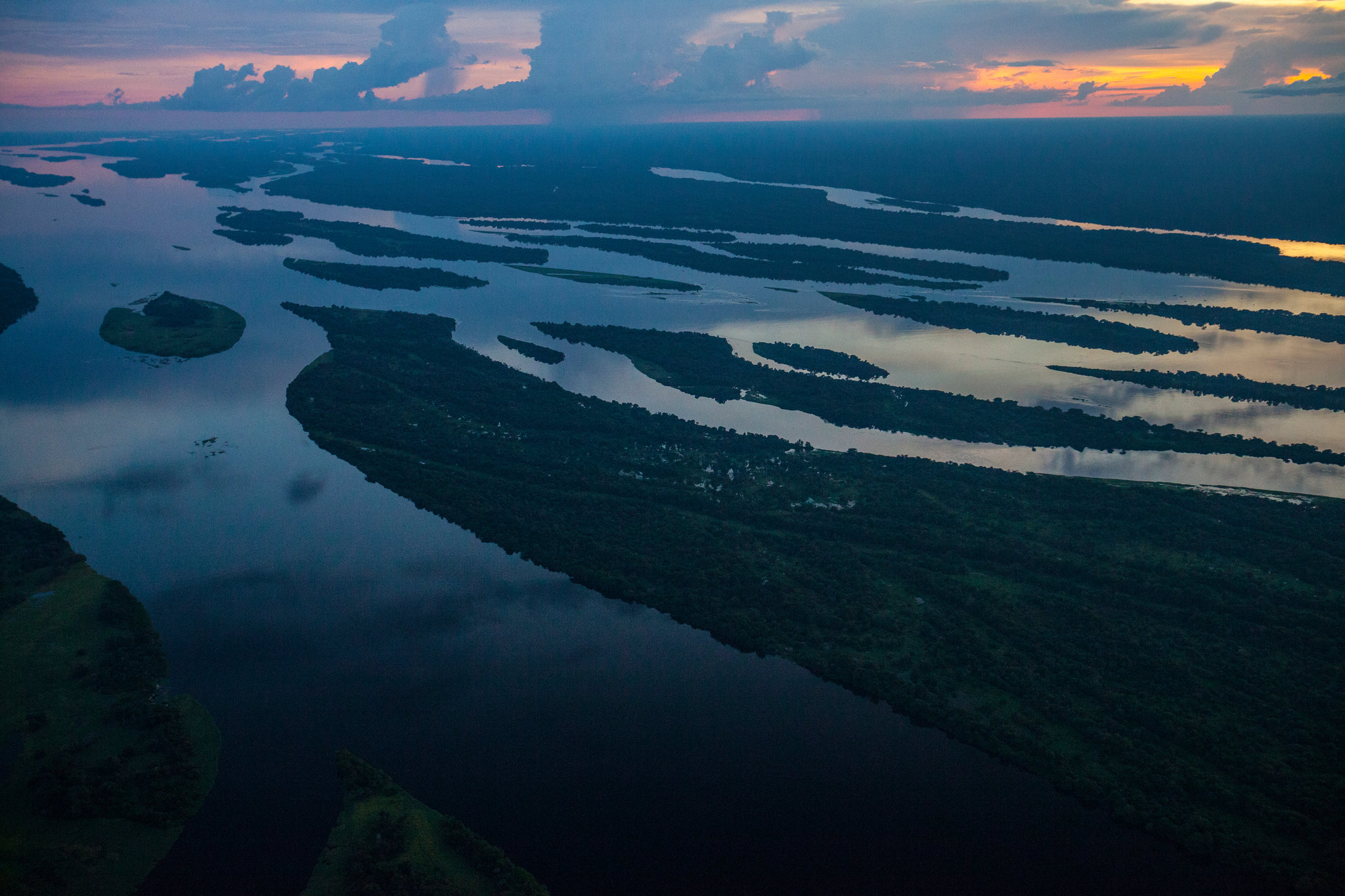 Рассказ река конго. Река Конго. Дельта реки Конго. Долина реки Конго. Река Луалаба.