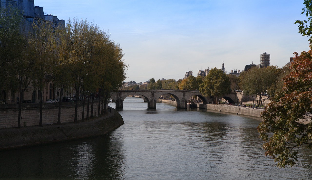 Париж река канал парк