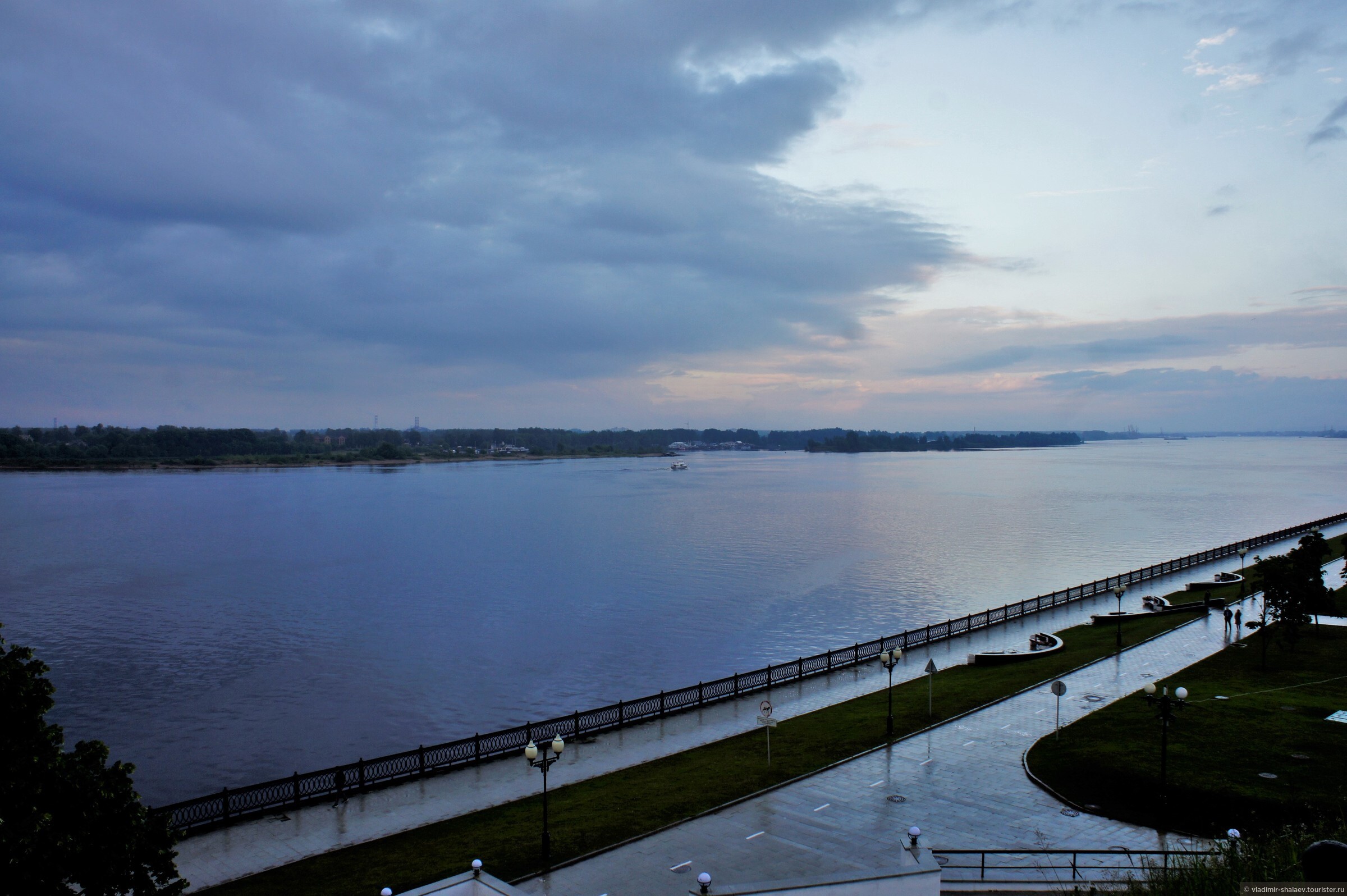 Ширина реки Волга в Ярославле