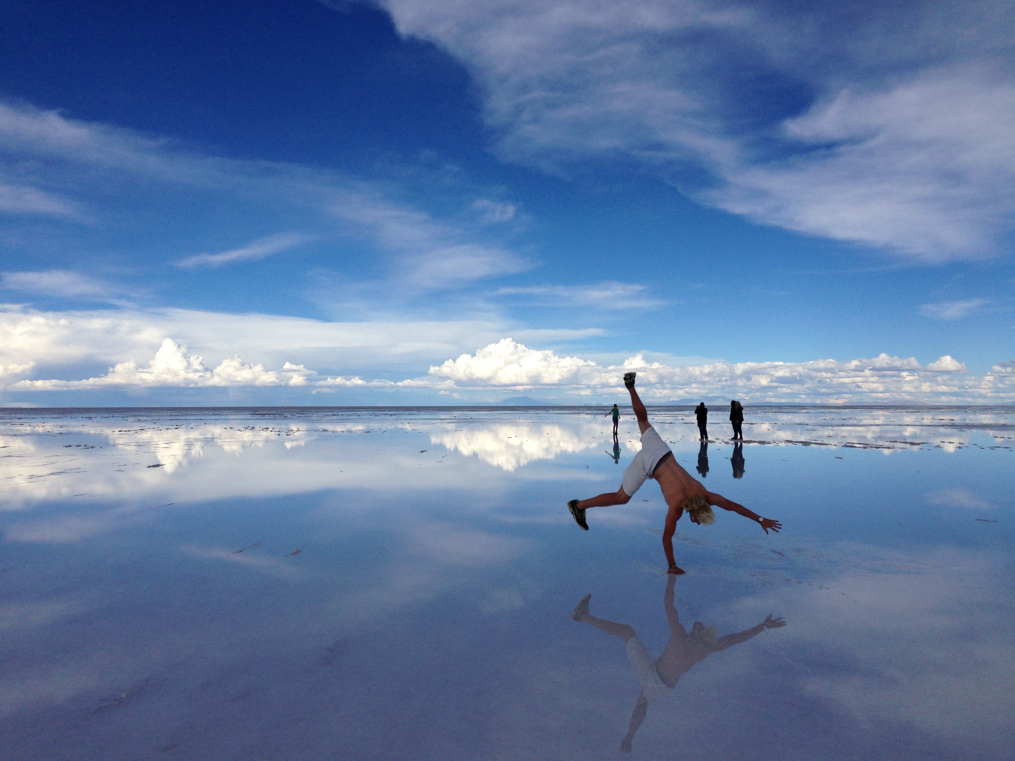 Соленое озеро Уюни в Боливии