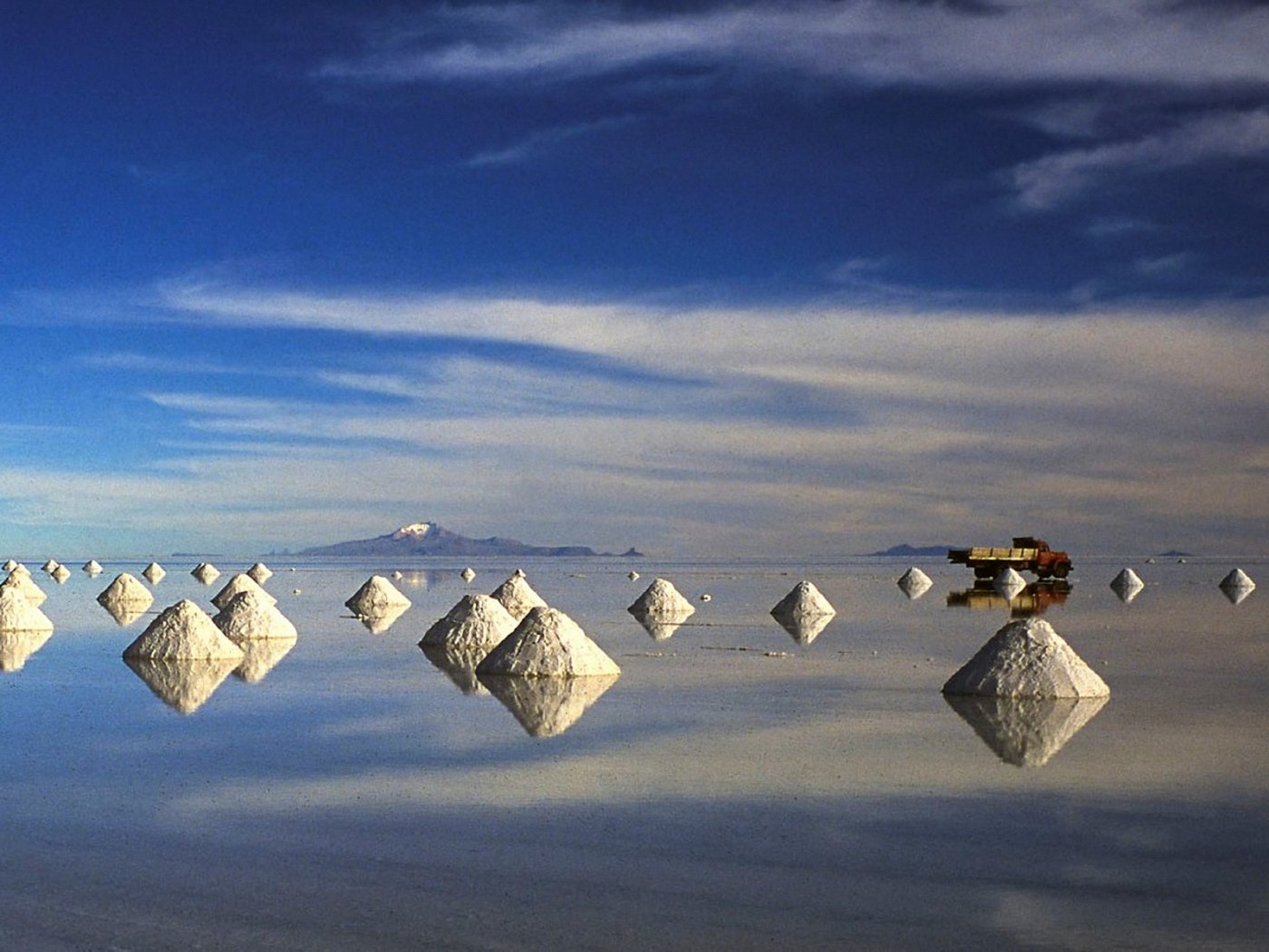 Озеро Салар-де-Уюни, Боливия