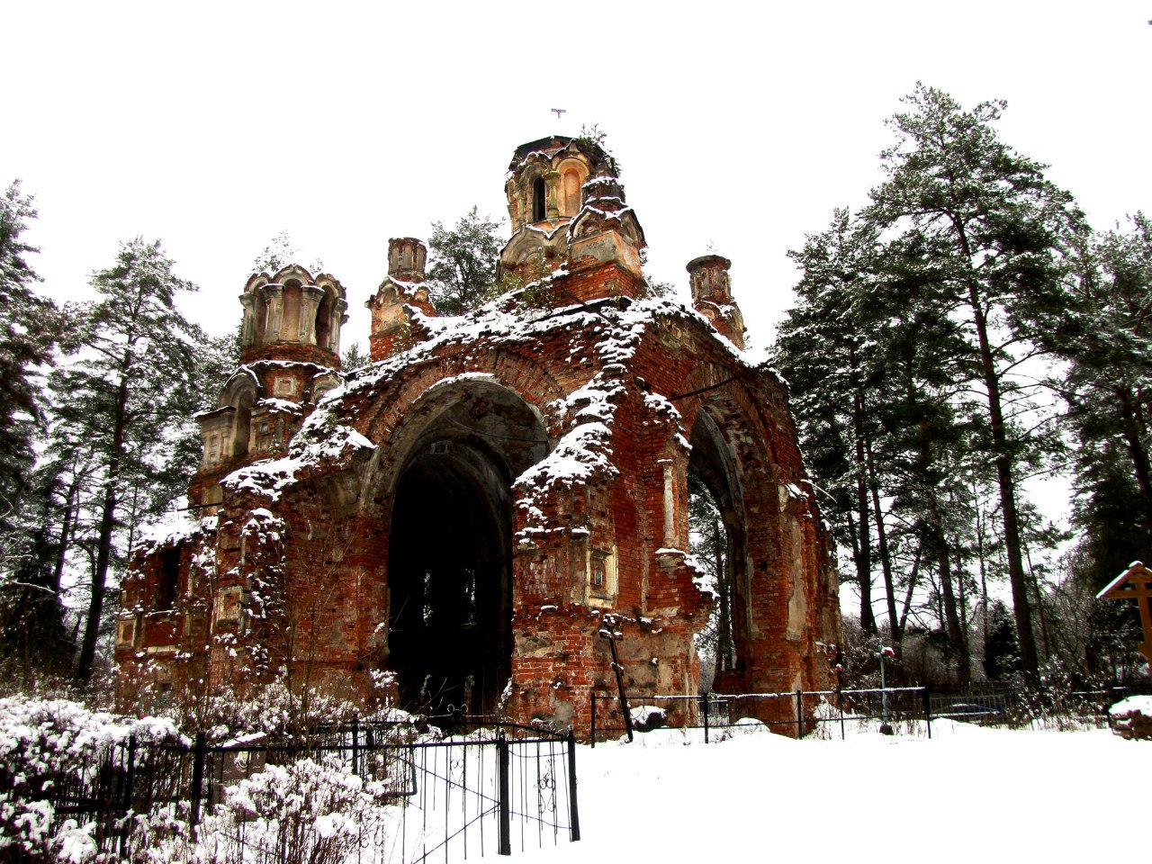 Череменецкий монастырь руины храма