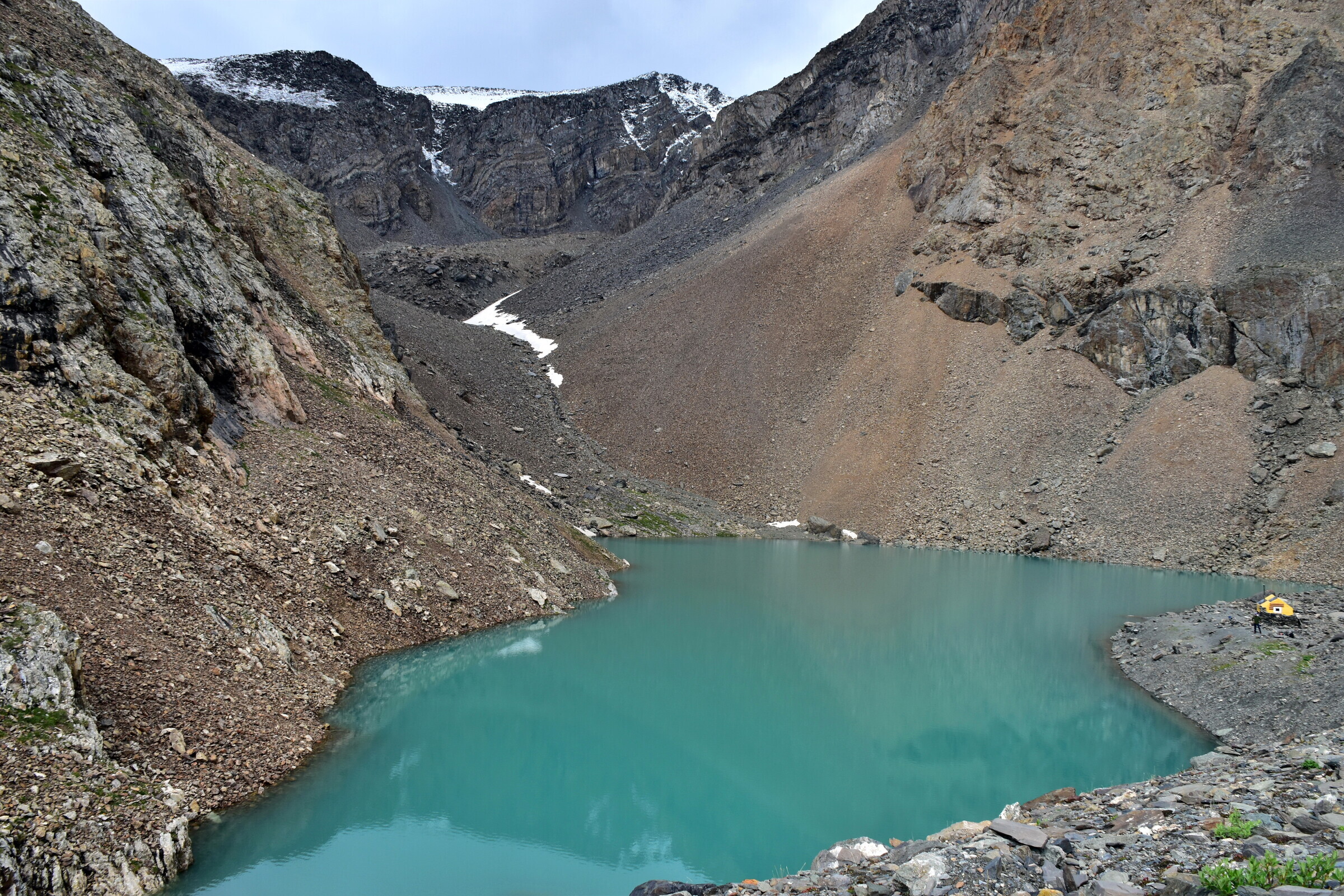 Высота голубое озеро в долине Актру Алтай