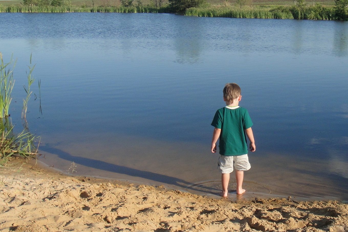 Мальчики на озере