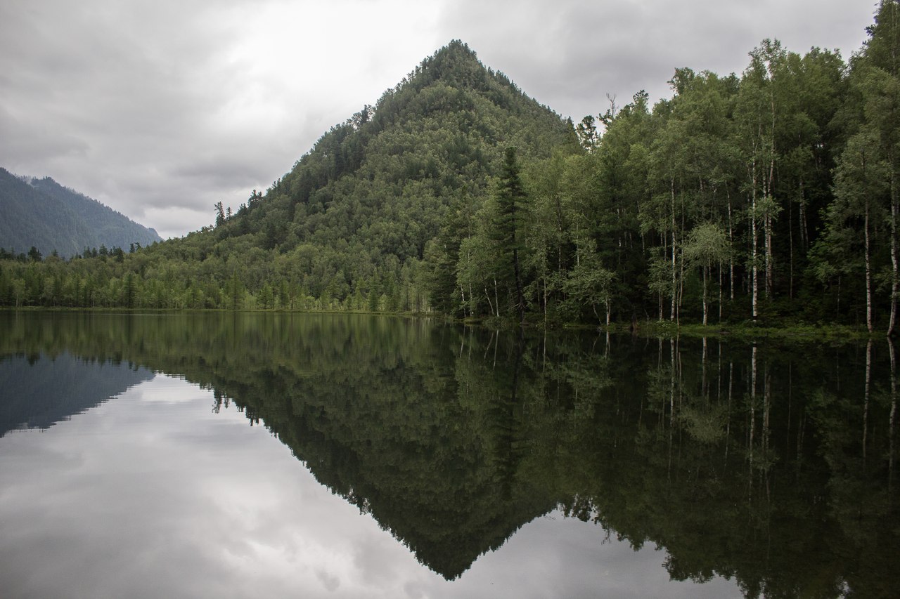 Изумрудное озеро Выдрино