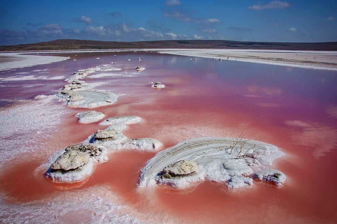 Соленое розовое озеро Кояшское