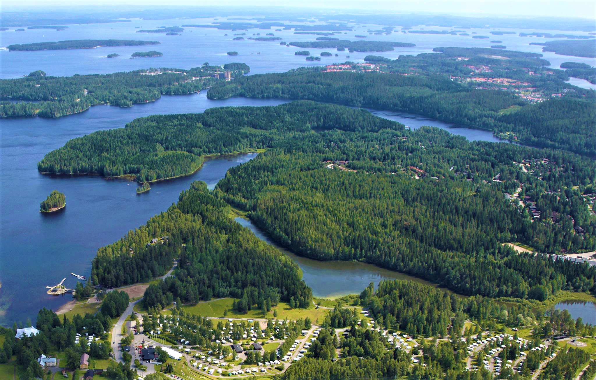Названия финских озер. Озеро Сайма Финляндия. Раухалахти Финляндия. Куопио Леппявирта Финляндия. Финские озера Финляндия.