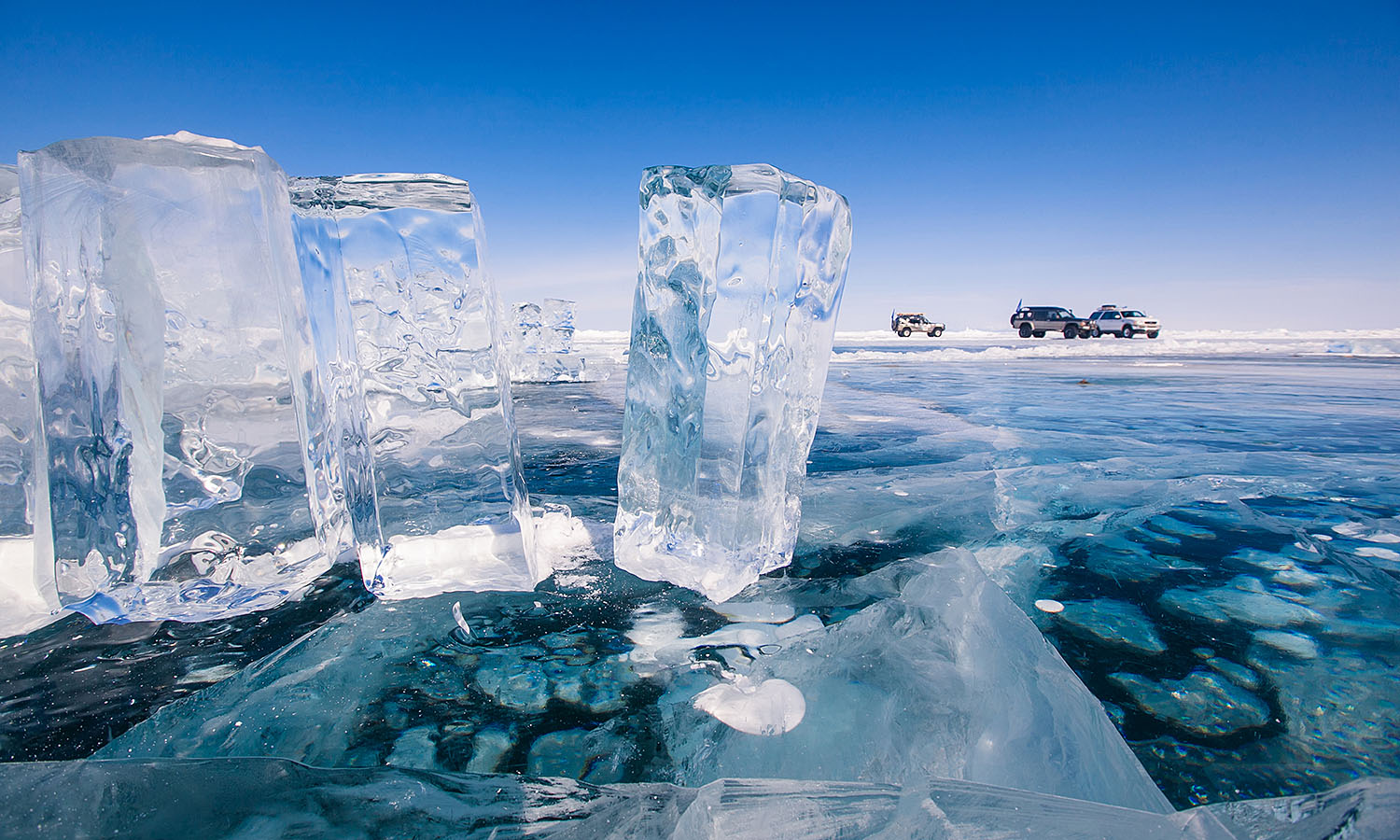 Озеро Байкал прозрачный лед
