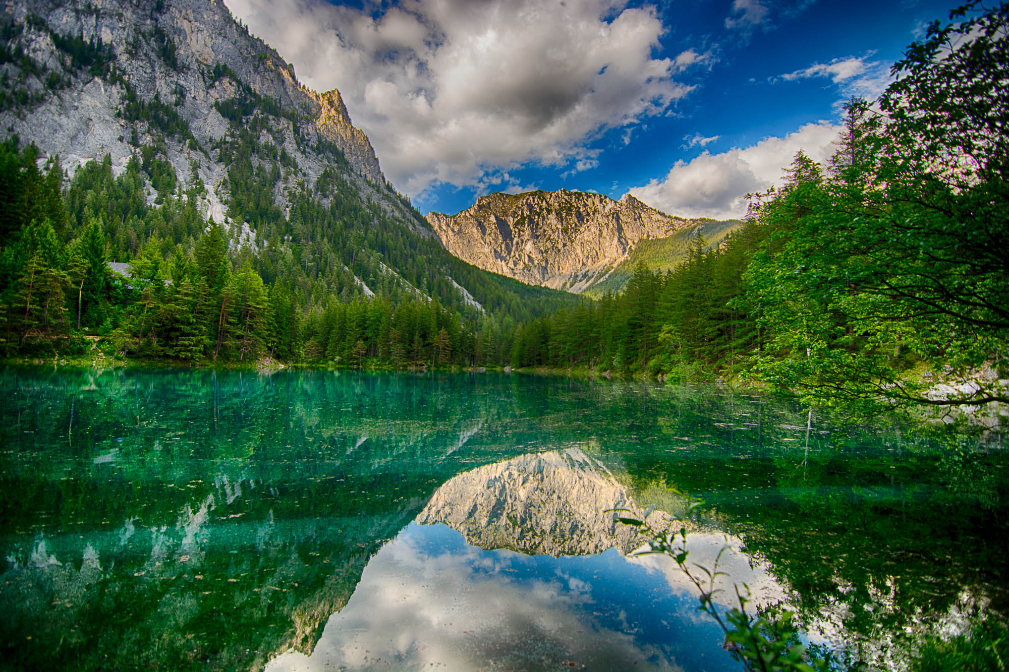 Озера планеты. Грюнер Зее Австрия. Grüner see Австрия. Парк зеленое озеро в Австрии. Grüner see зелёное озеро.
