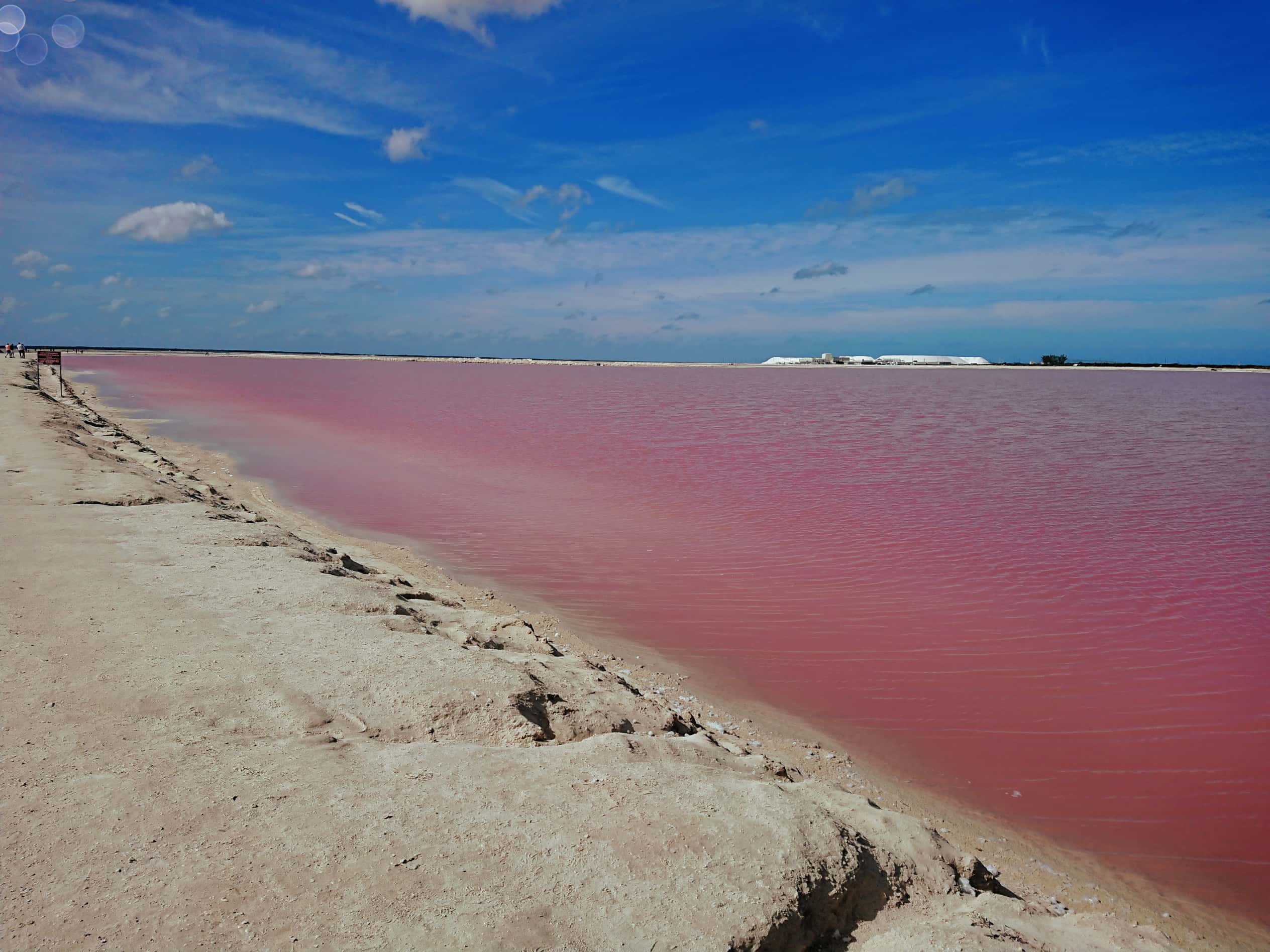 Розовое озеро Джемете