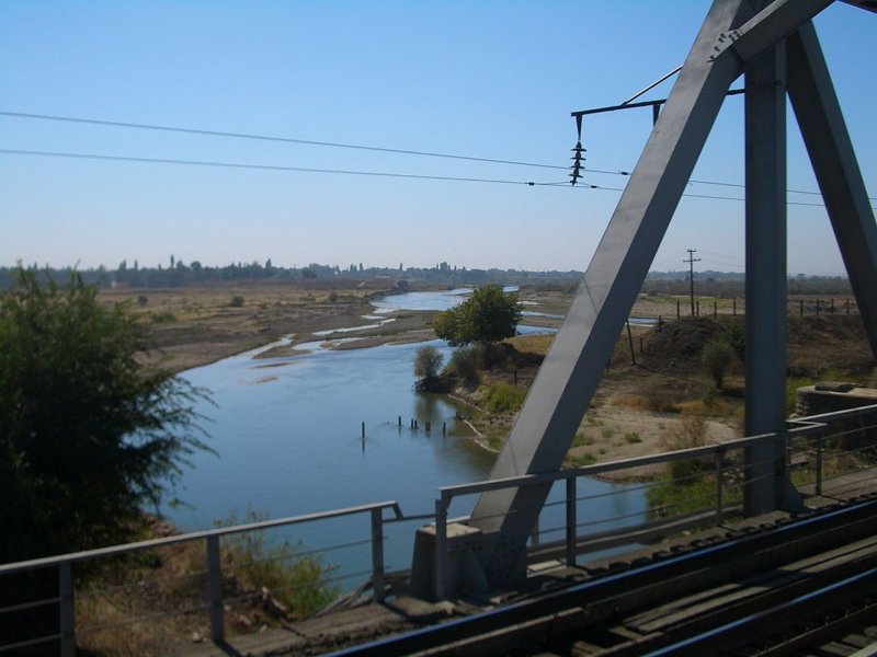 Железнодорожный мост через Сырдарью
