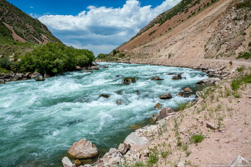 Река Кекемерен Киргизия