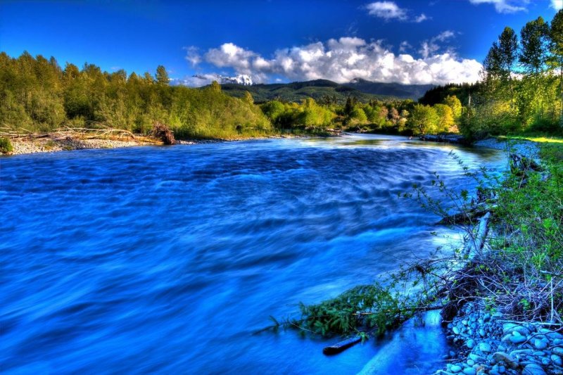 Голубая вода река