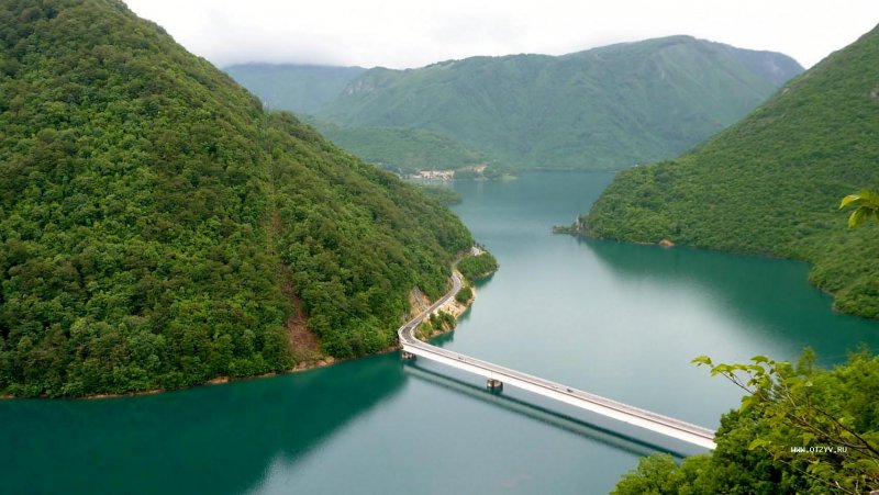 Пивское озеро Черногория
