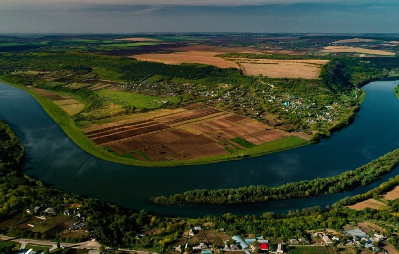Река Днестр в Молдове