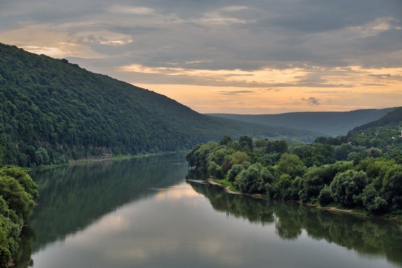 Днестр река Молдавии рисунок