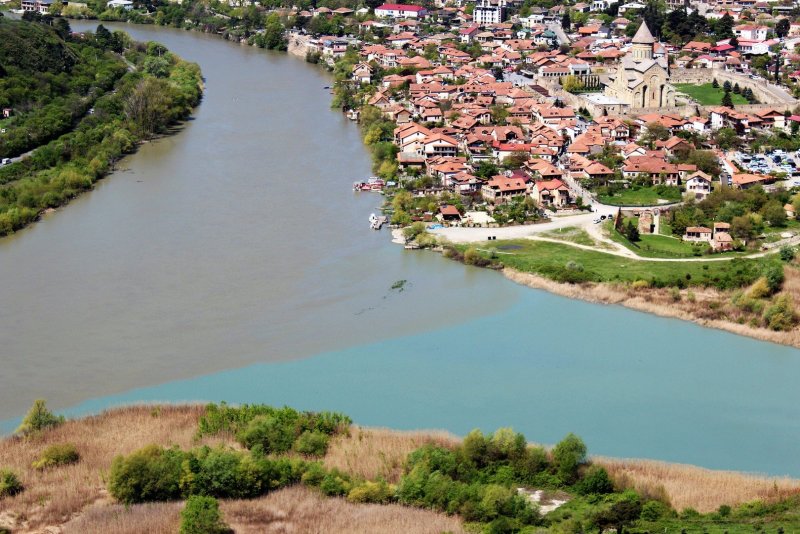 Река Арагва и кура слияние