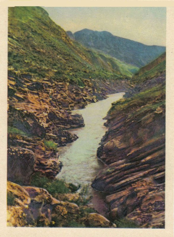 Начала река Вахша