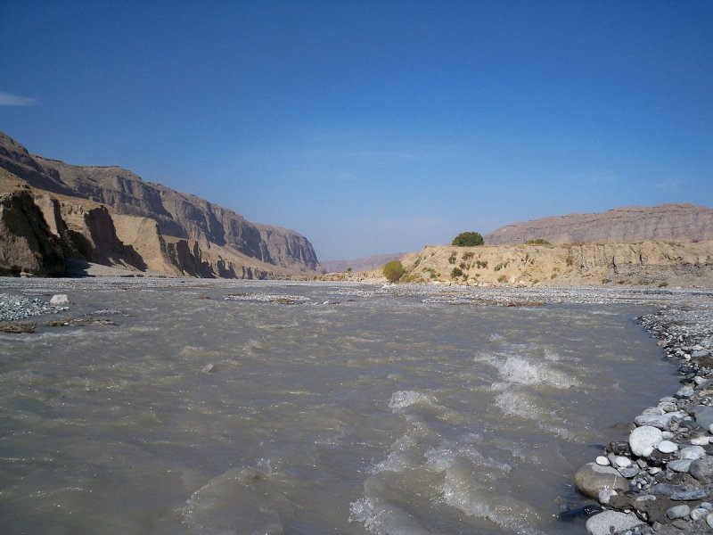 Река Амударья в Узбекистане