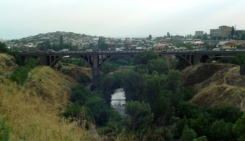 Киевский мост в Ереване