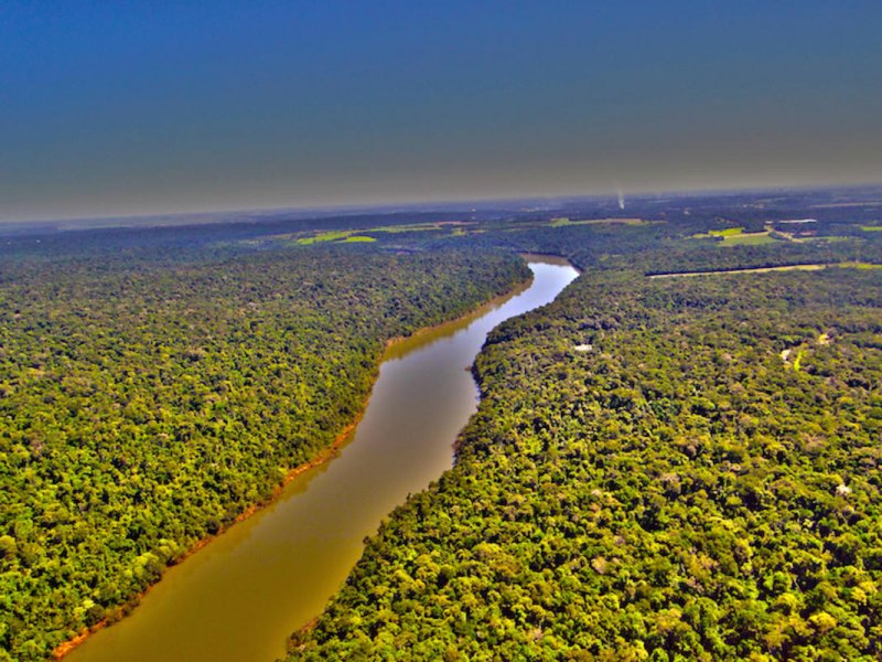 Река Парана в Бразилии
