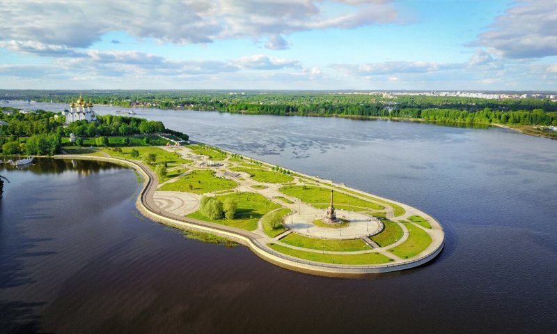Набережная реки Которосль в Ярославле