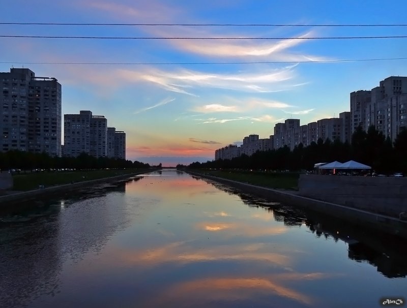 Река Смоленка в Санкт-Петербурге