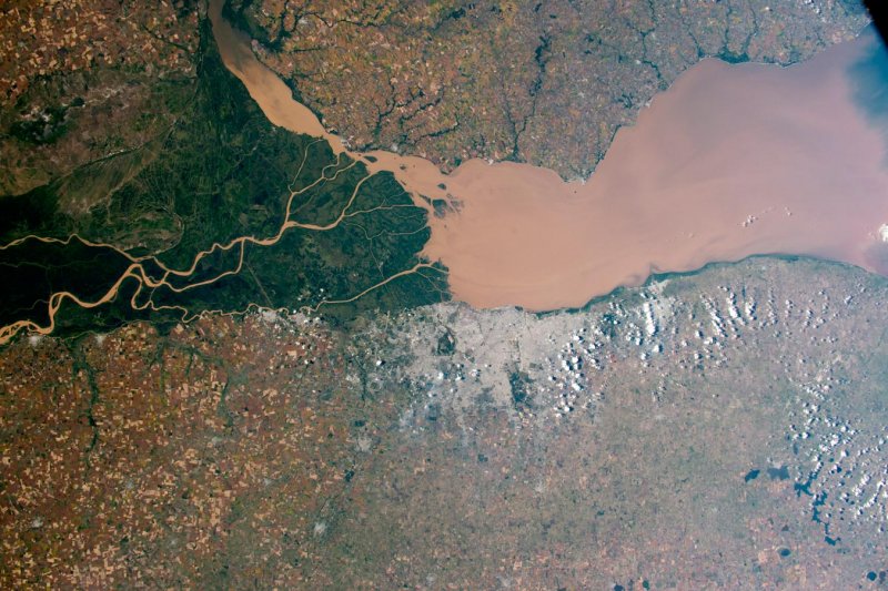 Река Парана снимок из космоса