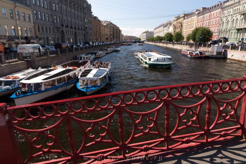 Красный мост в Питере