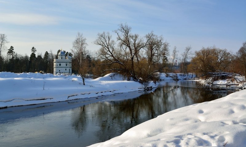 Река Истра у монастыря