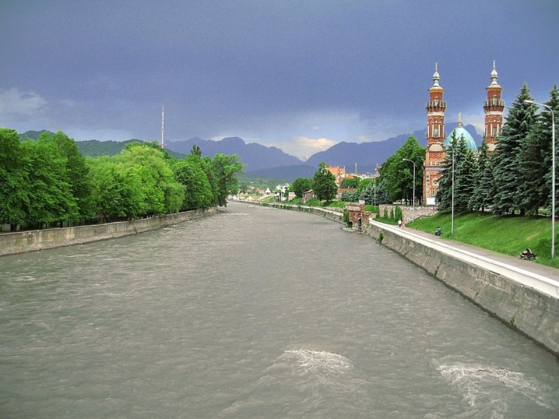 Набережная реки Терек во Владикавказе