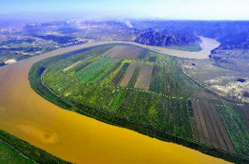 Желтый водопад Хукоу в Китае