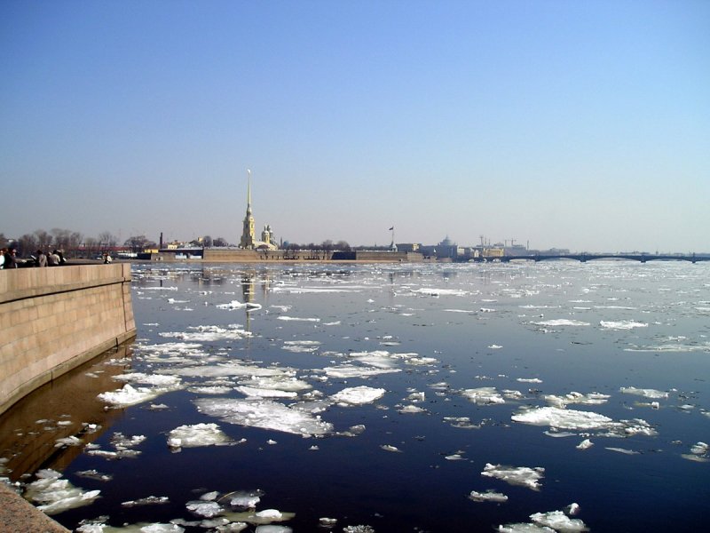 Река Нева в Санкт-Петербурге зима