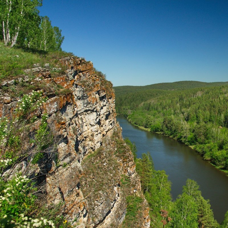 Гора Янгантау на реке Юрюзань
