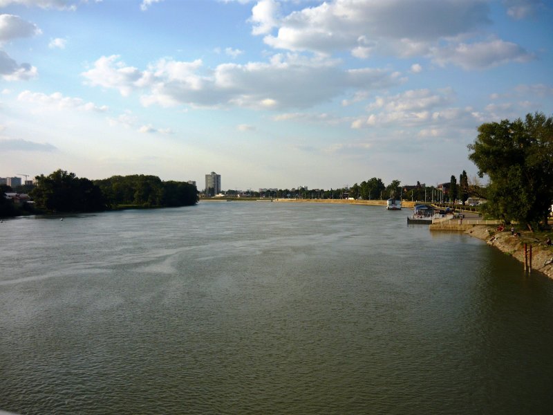 Река Кубань Темрюк
