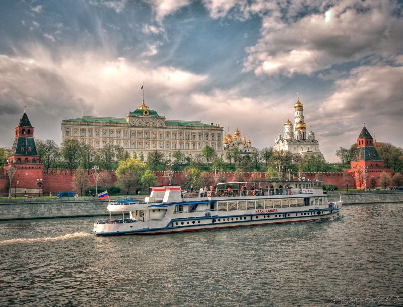 Москва Речная прогулка по реке Москве на теплоходе