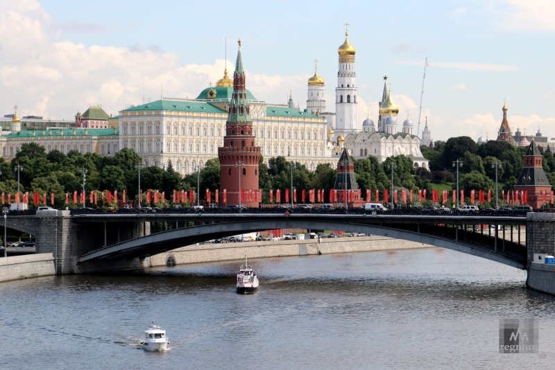 Москва набережная Москва река 2021